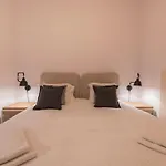 Charming 3 Bedroom Wonder Downtown By Lovelystay