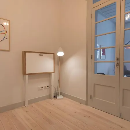 Lovelystay - Charming 3 Bedroom Wonder Downtown Διαμέρισμα Lisboa