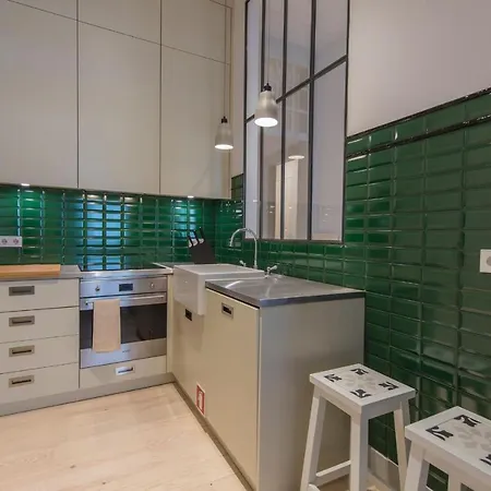 Διαμέρισμα Lovelystay - Charming 3 Bedroom Wonder Downtown