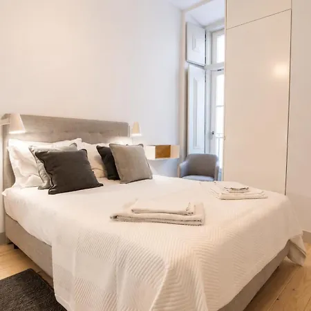 Apartamento Charming Baixa 3br With Balcony By Lovelystay