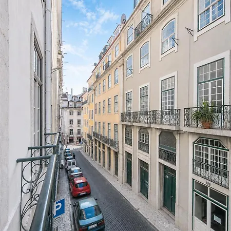 Apartamento Charming Baixa 3br With Balcony By Lovelystay