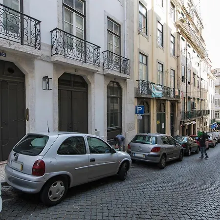 Apartamento Charming Baixa 3br With Balcony By Lovelystay