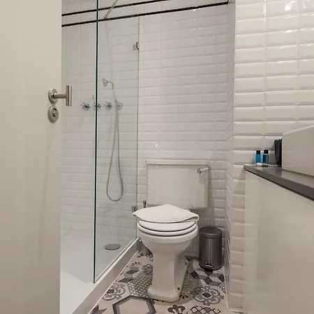 Apartamento Charming Baixa 3br With Balcony By Lovelystay