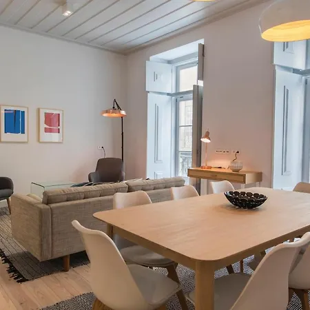 Charming Baixa 3br With Balcony By Lovelystay Lisboa