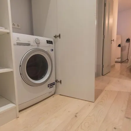 Charming 3 Bedroom Wonder Downtown By Lovelystay