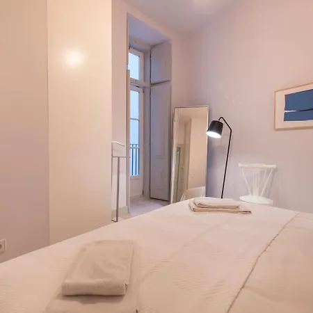 Apartamento Charming Baixa 3br With Balcony By Lovelystay