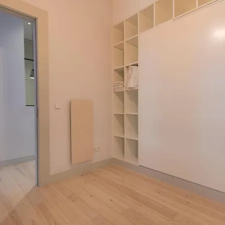 Apartamento Charming Baixa 3br With Balcony By Lovelystay *