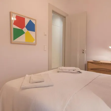 Apartamento Charming Baixa 3br With Balcony By Lovelystay *