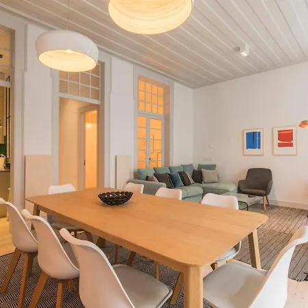 Charming Baixa 3br With Balcony By Lovelystay Apartamento *
